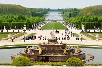 Chateau of Versailles_b488d_md.jpg